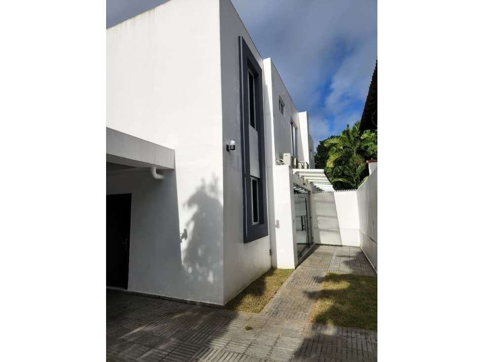 Se alquila casa en residencial La Alameda — foto 2