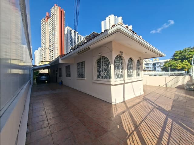 CASA EN ALQUILER PARQUE LEFEVRE USO COMERCIAL O RESIDENCIAL CP