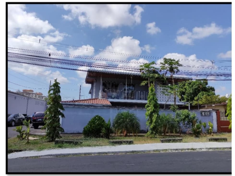 Se Vende Casa Multifamiliar en Parque Lefevre excelente ubicación(LM) — foto 1