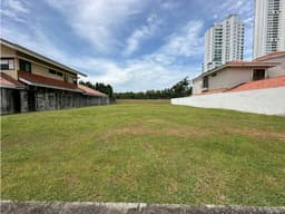 Se Vende Terreno en Costa del Este / Residencia Balmoral