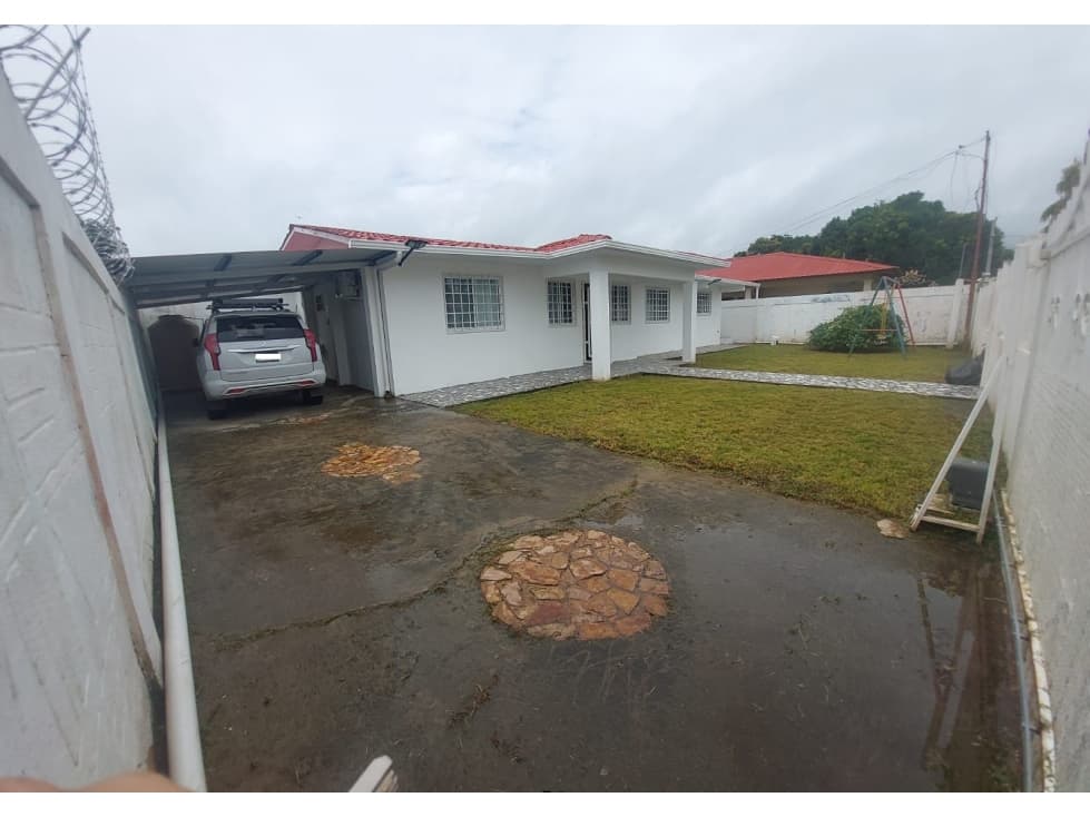 VENDO en Penonomé Tú Hogar con Piscina Te Está Esperando! — foto 1
