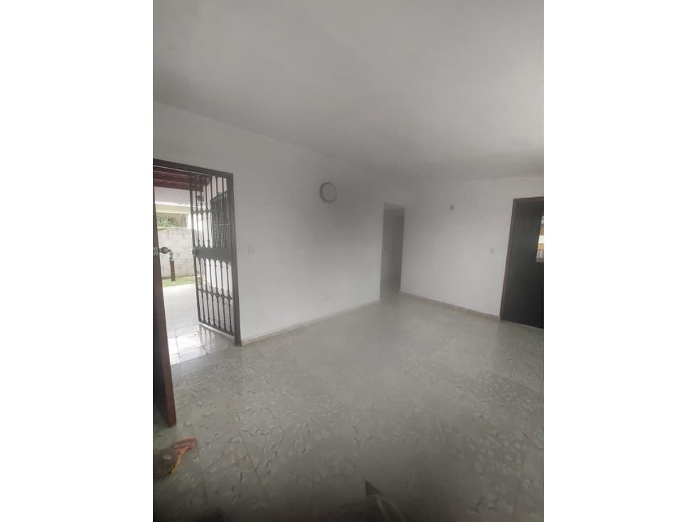 Casa en Alquiler en 4to Centenario — foto 3