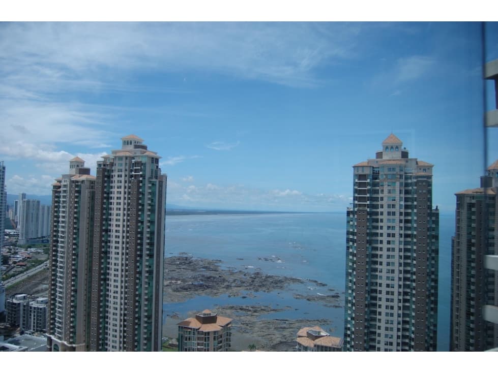 SE VENDE EN PUNTA PACIFICA PH OCEAN PARK — foto 1