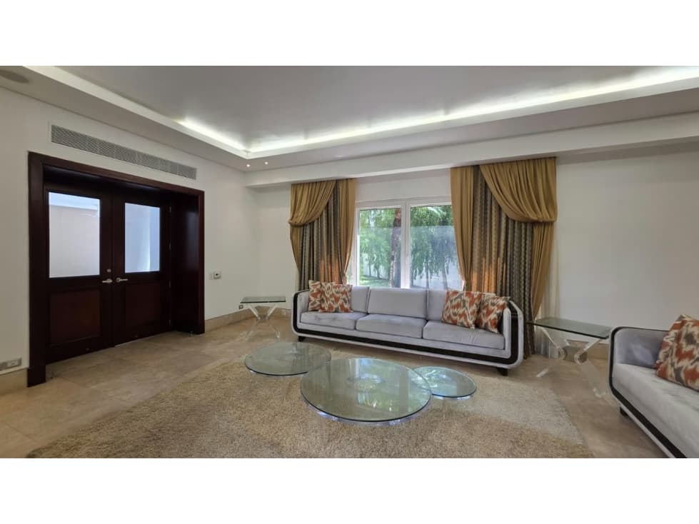 Casa de lujo en venta en Costa del Este | 850 m² con piscina — foto 1