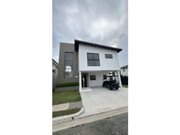 Vendo Hermosa Casa ubicada en Costa Sur-Costa Linda Mod. Villanova