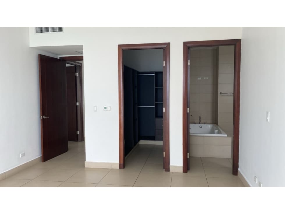 Vendo Apartamento Punta Pacífica con Vista al Mar — foto 6