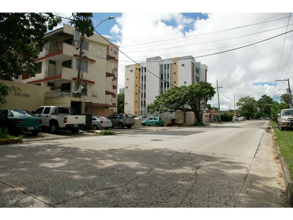 Apartamento Amoblado de 2 Recámaras en Alquiler — foto 2