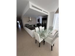Apartamento en Venta y/o Alquiler en Avenida Balboa