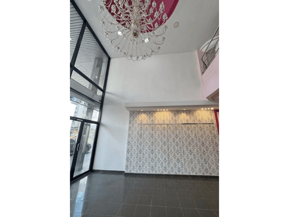Alquiler de local comercial en Plaza Obarrio — foto 1