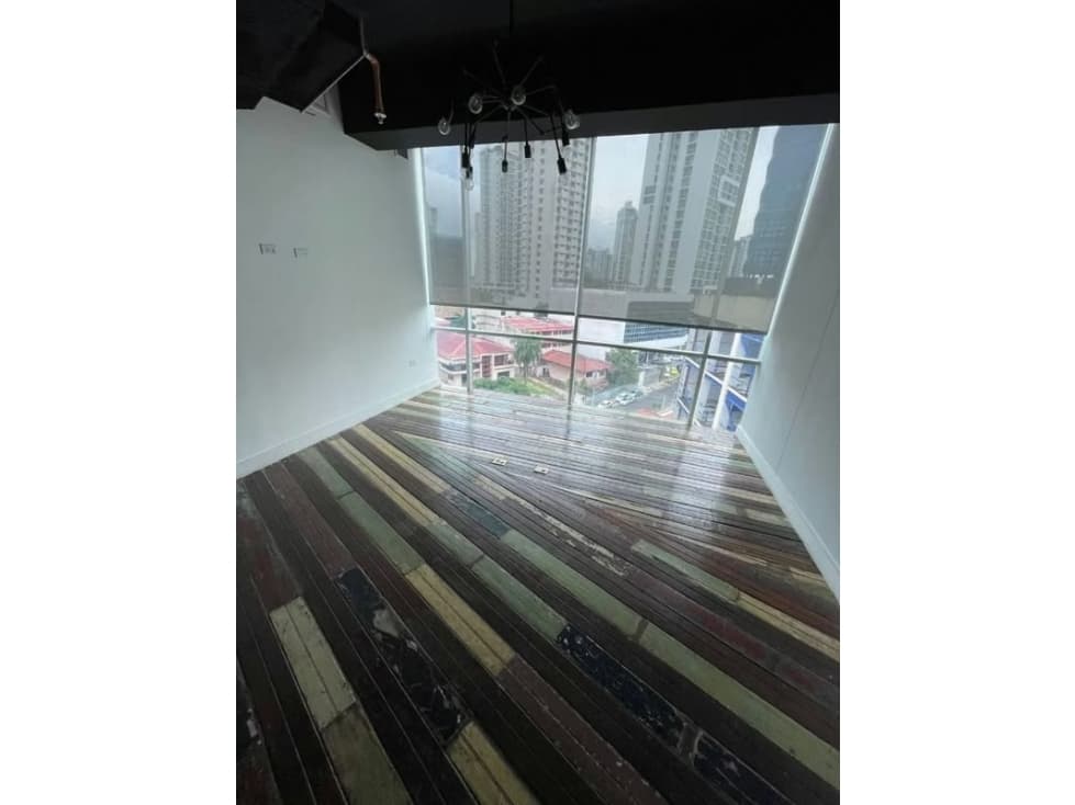 Venta de local/oficina en Área Bancaria Bella Vista — foto 1