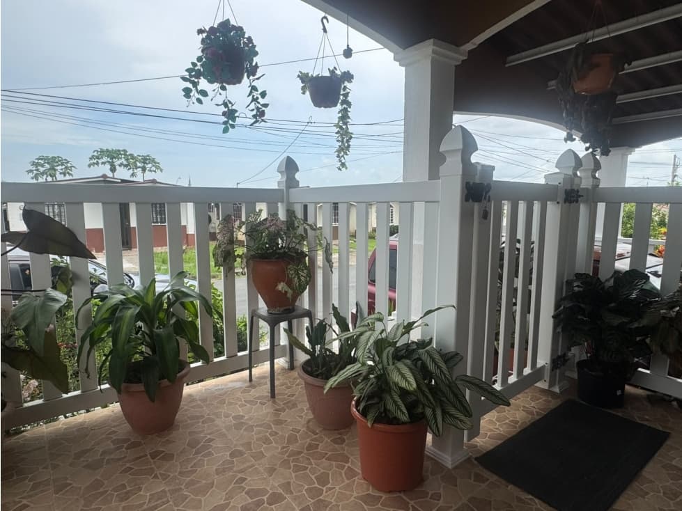 Venta de Casa en Villa Real, La Chorrera con Terraza y Jardín — foto 3