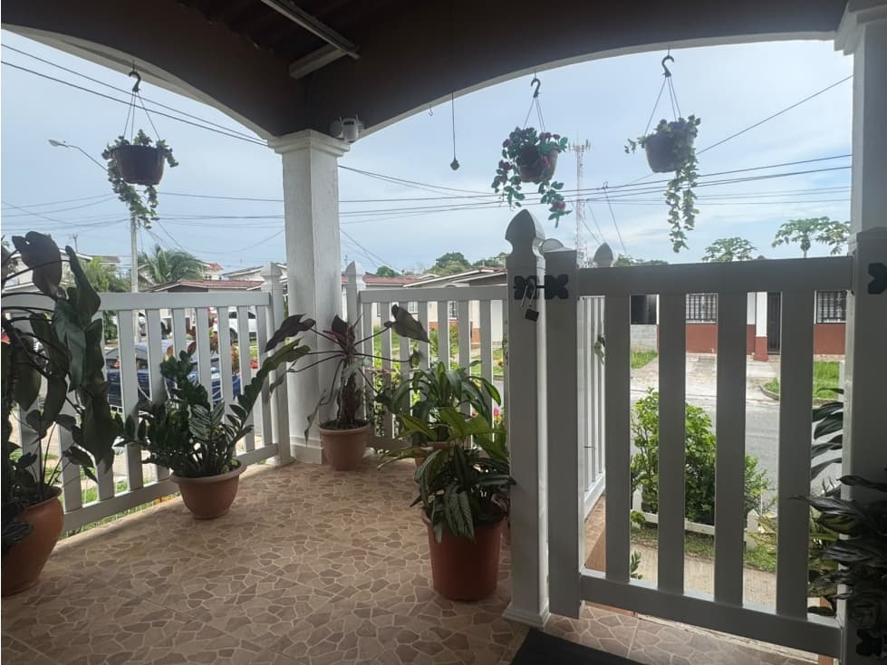 Venta de Casa en Villa Real, La Chorrera con Terraza y Jardín — foto 4