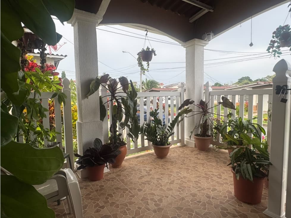 Venta de Casa en Villa Real, La Chorrera con Terraza y Jardín — foto 5