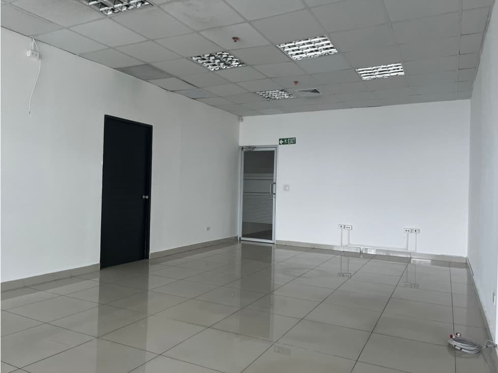 SE VENDE LOCAL COMERCIAL EN OBARRIO 03 — foto 5
