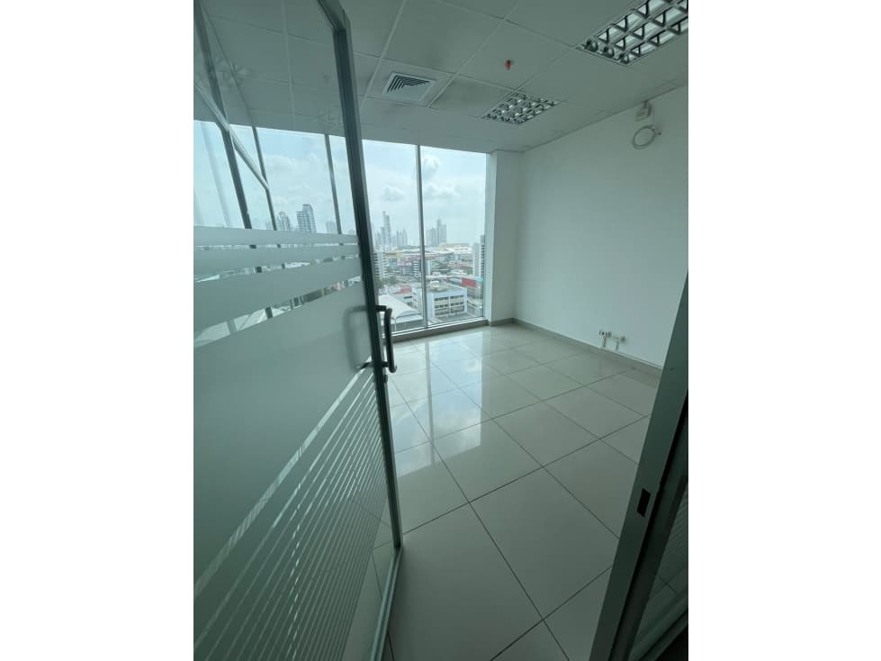SE VENDE LOCAL COMERCIAL EN OBARRIO 03 — foto 3
