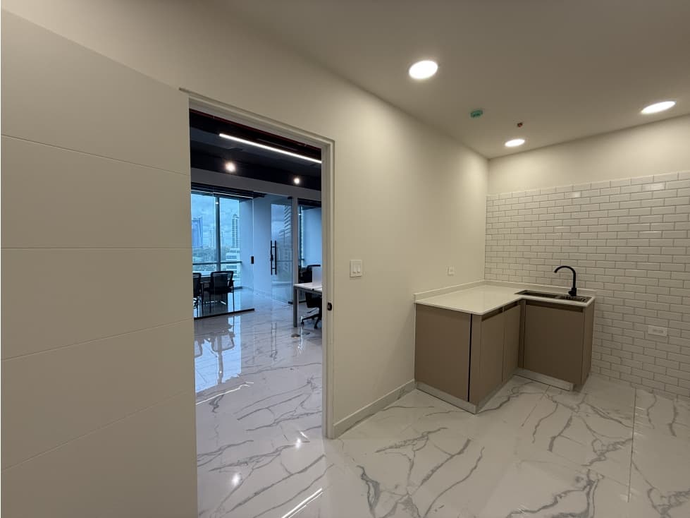 Se Alquila Oficina Amueblada Costa del Este (AL) — foto 1
