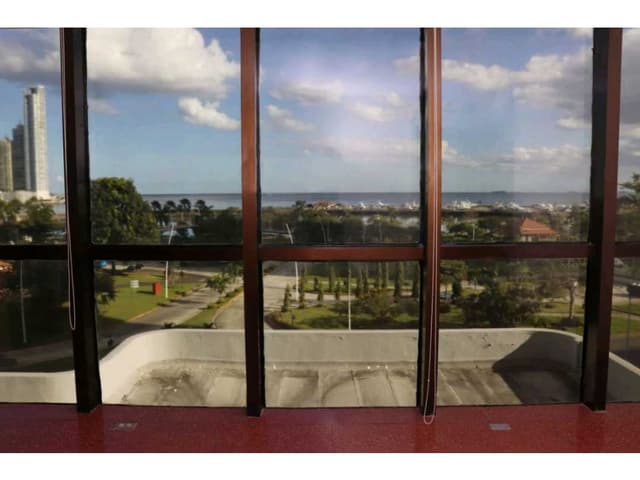 ALQUILER OFICINA TERMINADA 200M2 BELLA VISTA TORRE BAC CP