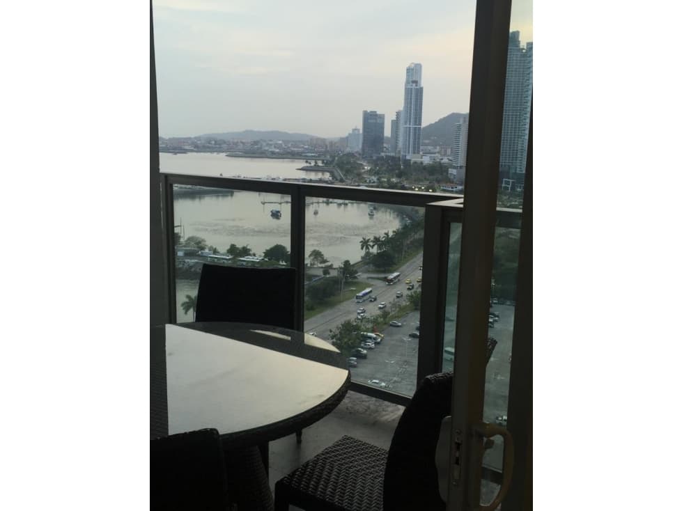 Alquiler de apartamento en Avenida Balboa — foto 1