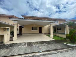 Venta de residencia en Brisas del Golf