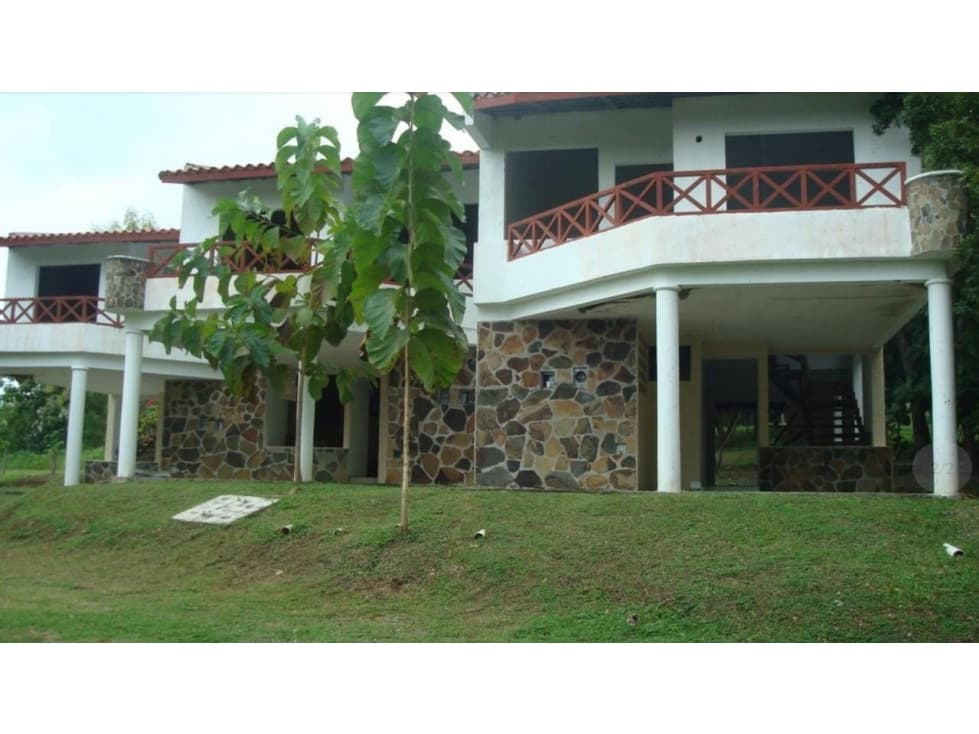 Se vende terreno con casa triplex en Santa Clara, Coclé — foto 3