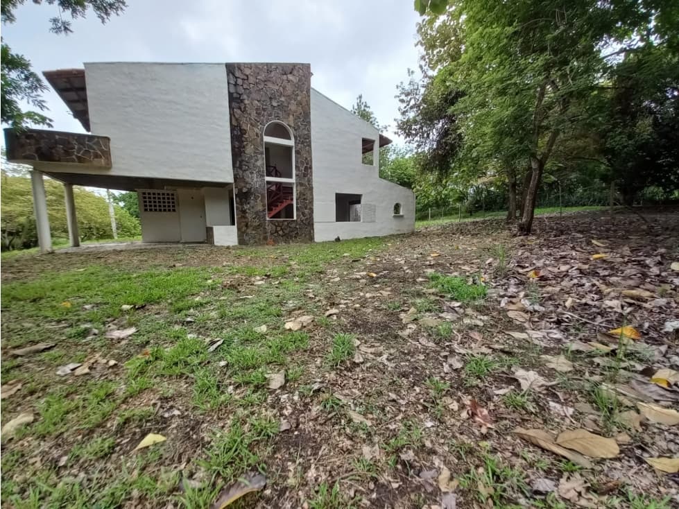 Se vende terreno con casa triplex en Santa Clara, Coclé — foto 3