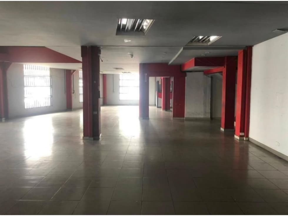 Venta de Edificio Comercial en Calidonia — foto 2