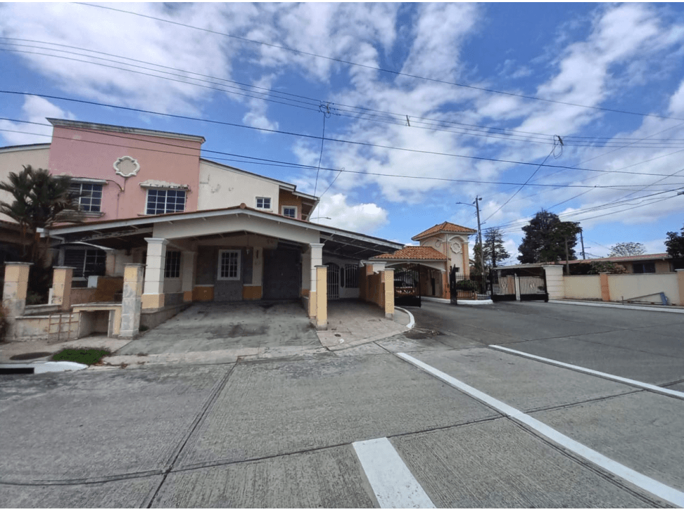 Vendo Casa, Villa Lucre Paseo Real — foto 1