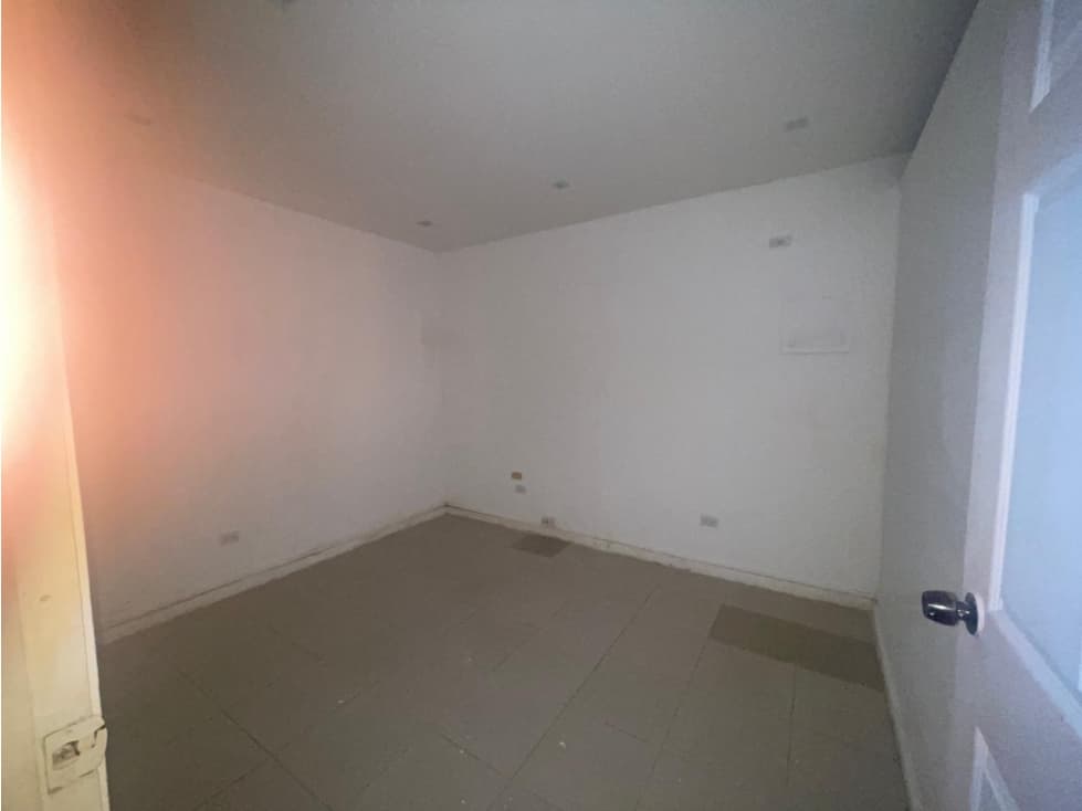 Alquiler de Local Comercial en Vía España — foto 2