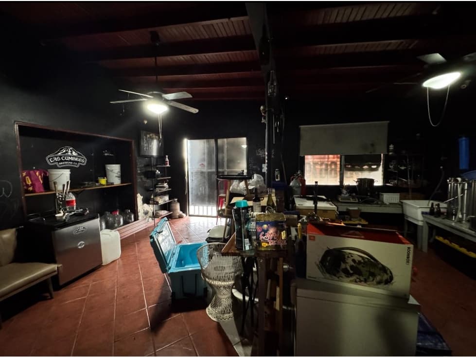 Venta de Residencia con potencial comercial en Las Cumbres — foto 2