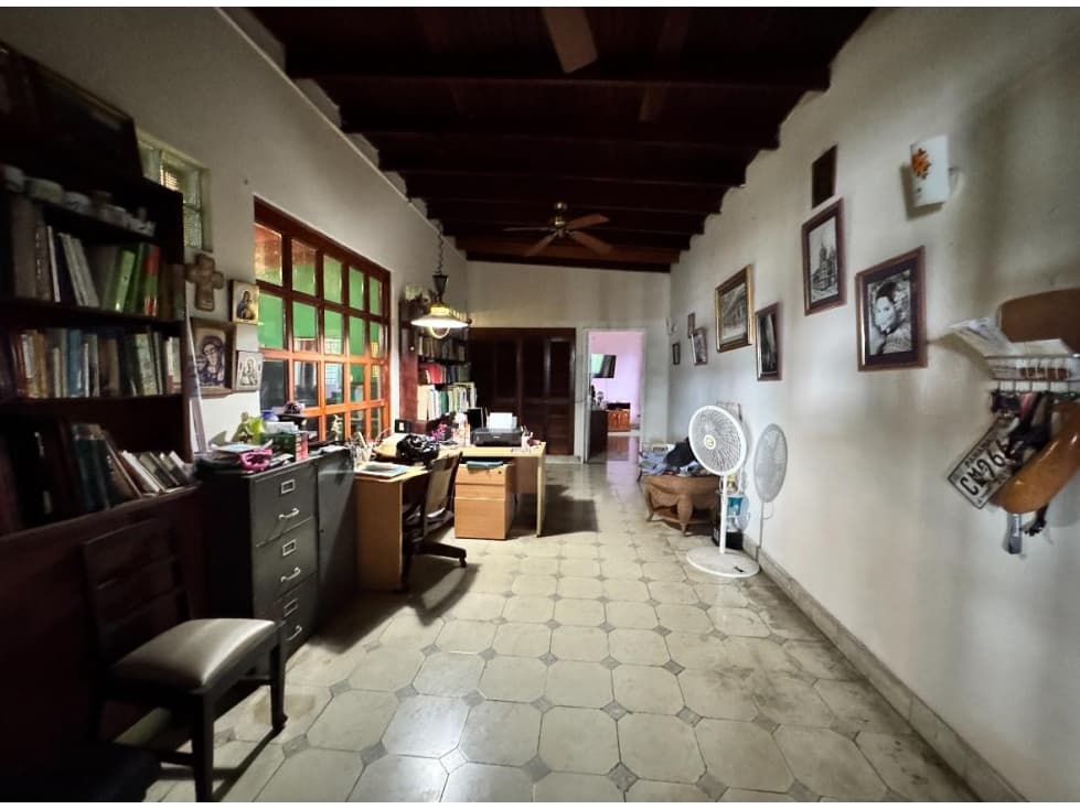 Venta de Residencia con potencial comercial en Las Cumbres — foto 6