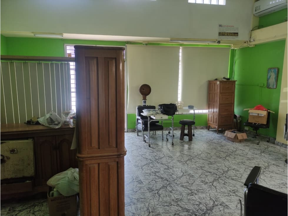 Venta de local comercial en Bella Vista — foto 3