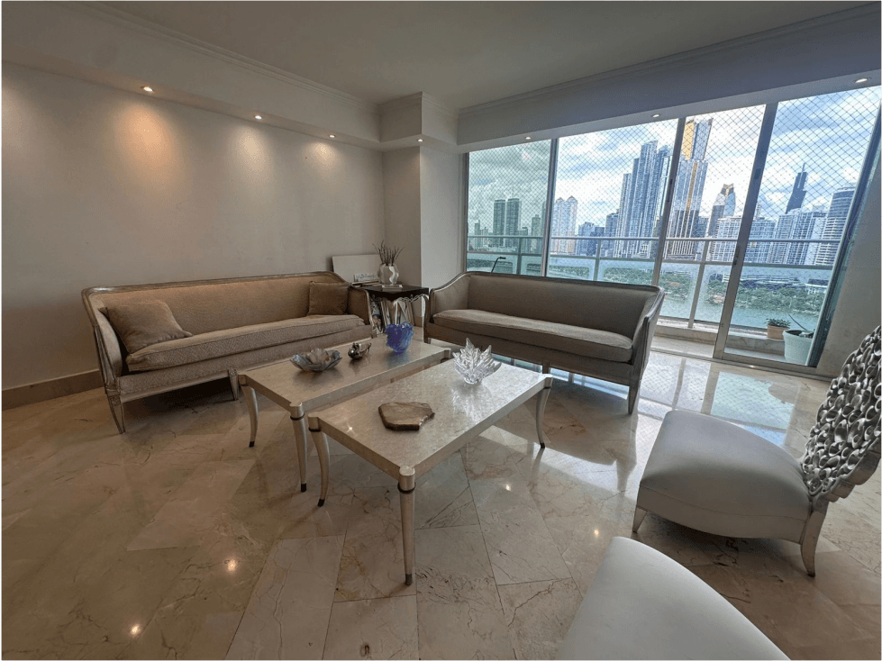 Venta de amplio apartamento en Punta Paitilla — foto 1