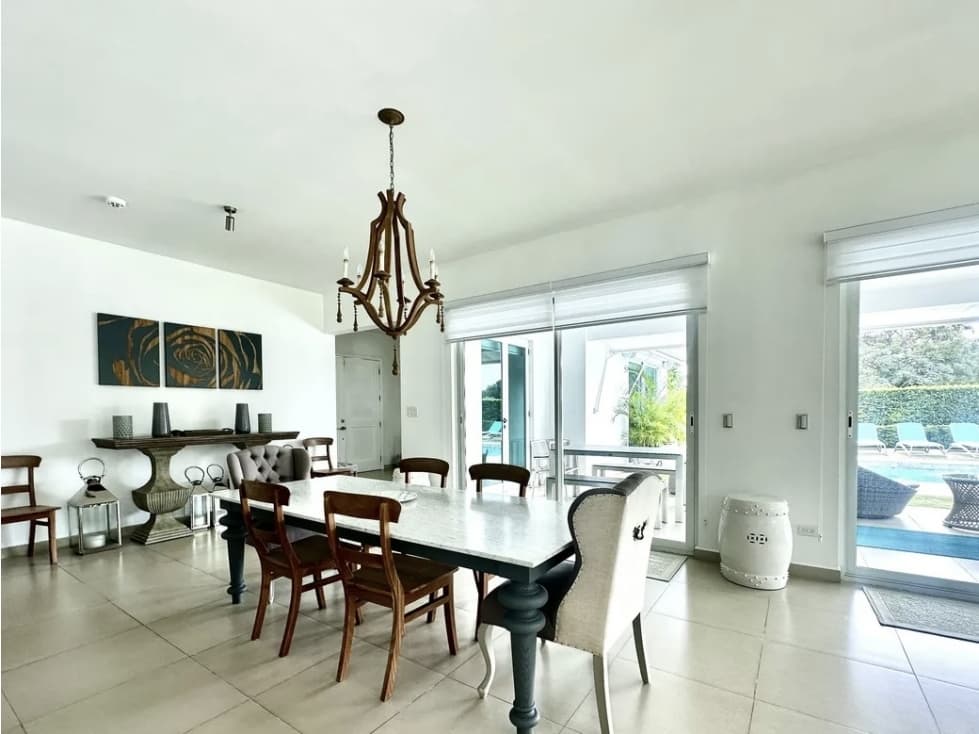 Venta de casa con piscina en Cocoli — foto 6