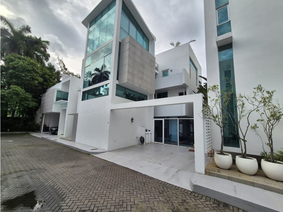 Venta de Residencia en Altos del Golf — foto 1