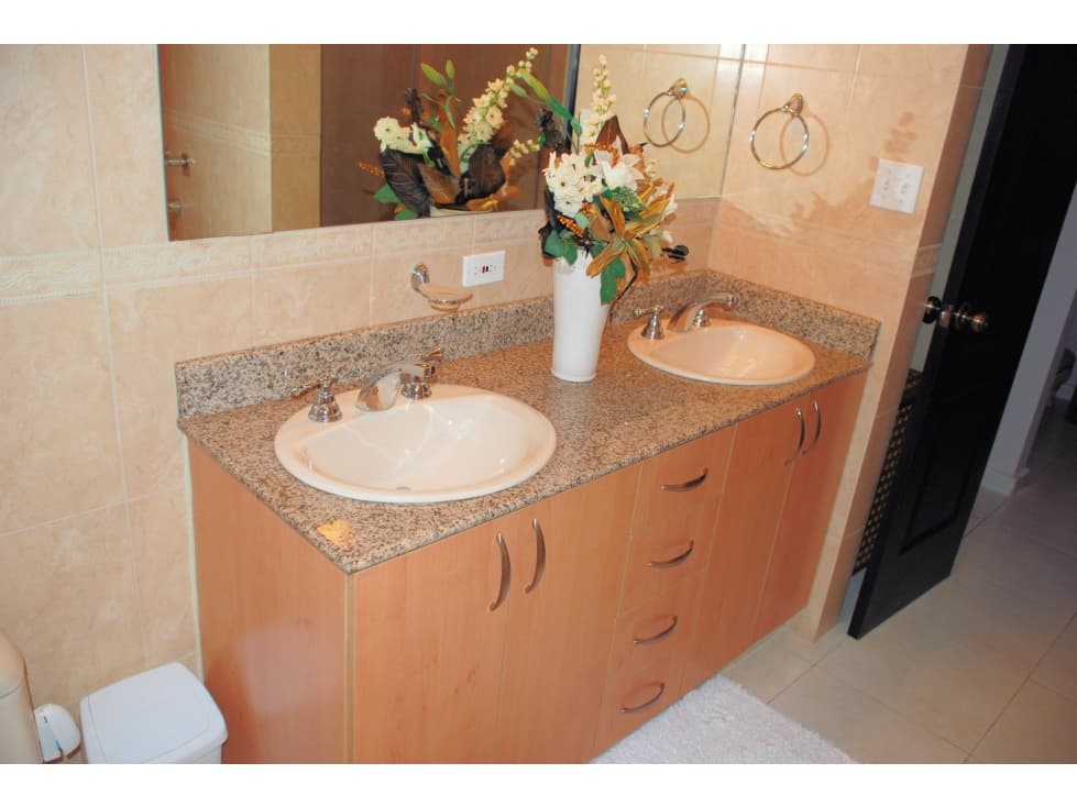 Se Vende Casa en Villa Valencia, Costa Sur — foto 1