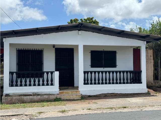 VENDO PROPIEDAD COMERCIAL EN EL CENTRO DE LA CHORRERA