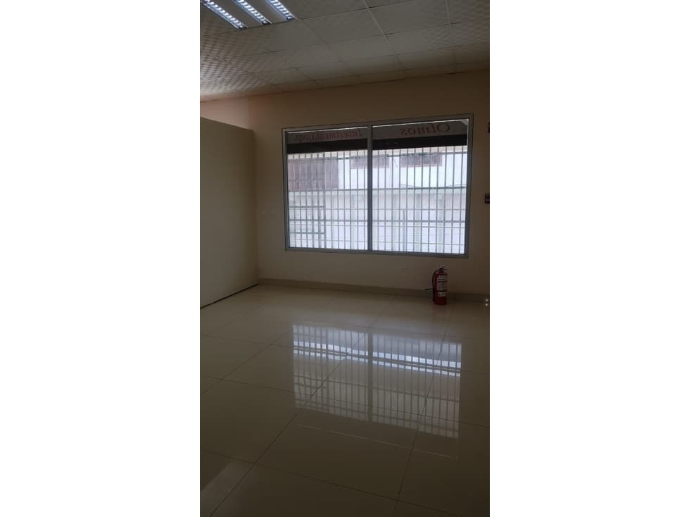 Se Alquila céntrico local comercial en La Chorrera — foto 4