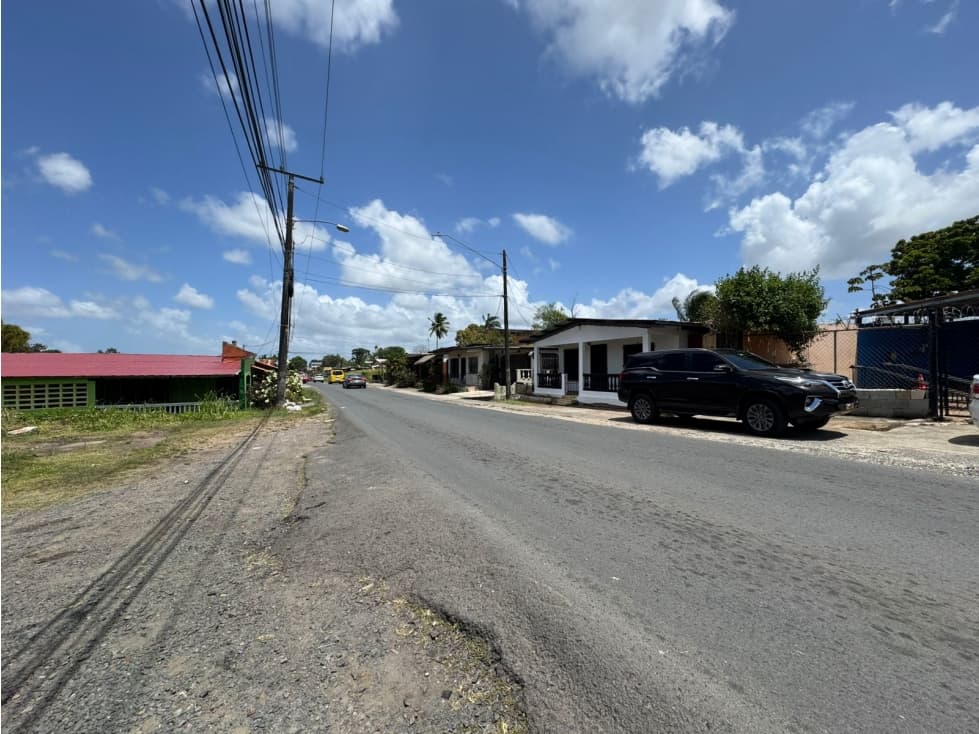 VENDO PROPIEDAD COMERCIAL EN EL CENTRO DE LA CHORRERA — foto 4