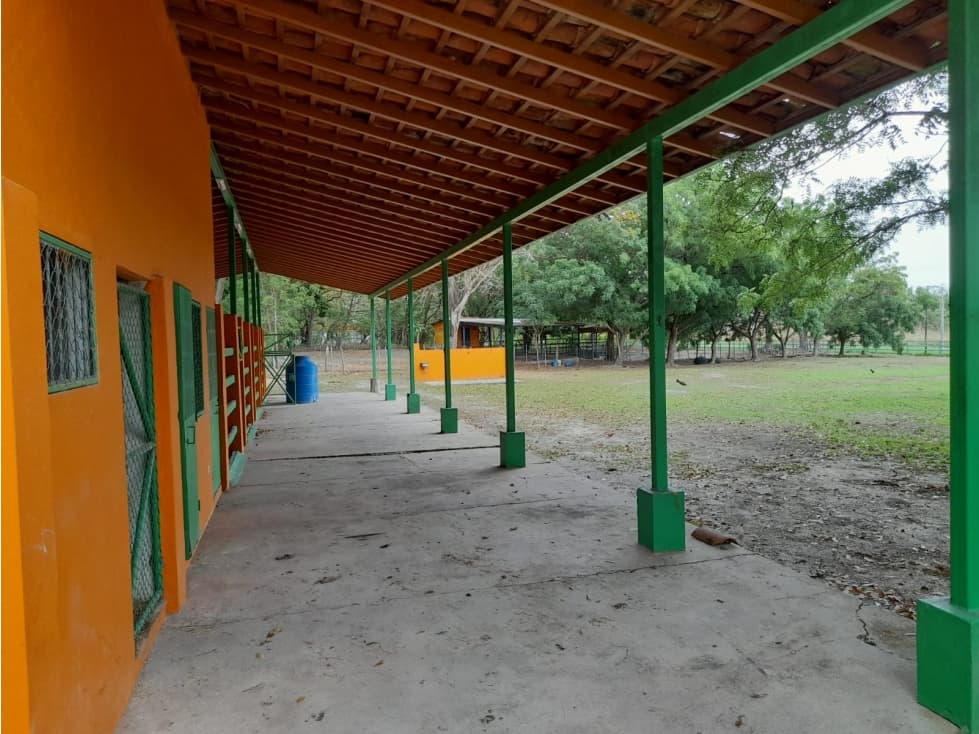 Se vende terreno en Coronado Boulevard — foto 1