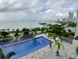 Venta de apartamento resposeído en Avenida Balboa, Bella Vista, Panamá
