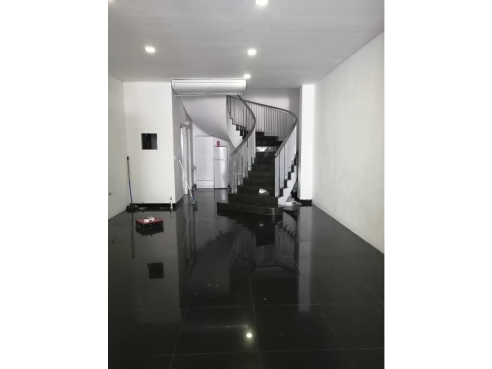 Se alquila de Local Comercial en Obarrio — foto 1