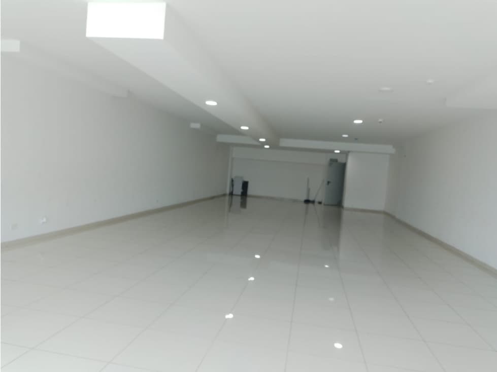 Local Comercial en Signature Point: Tu Nuevo Espacio de Éxito — foto 4