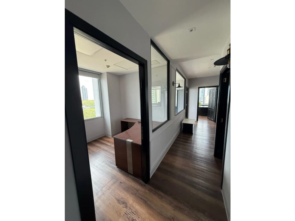 Venta de Oficina Comercial en PH Torre Centenario Parque Lefevre — foto 2