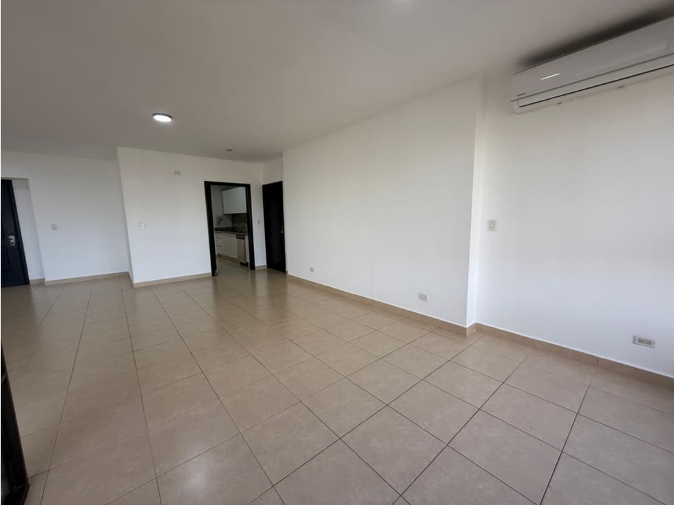 VENTA AMPLIO APARTAMENTO EN PH PARQUE DEL MAR I, COSTA DEL ESTE — foto 4