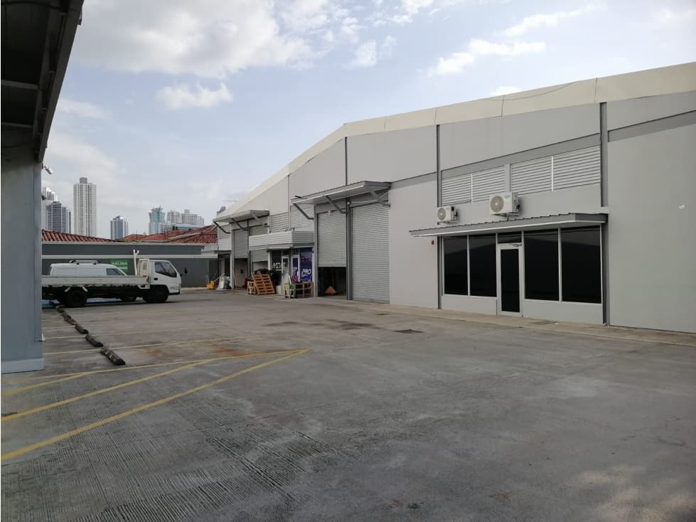 Alquiler de Bodega en Costa del Este — foto 1