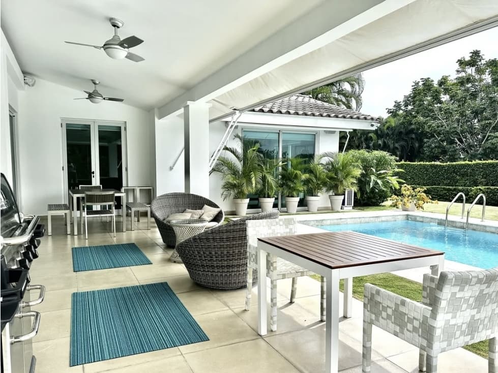 Venta de casa con piscina en Cocoli — foto 3