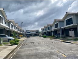 Venta de Casa en PH Aventura, Brisas del Golf, Sector Paseo del Norte