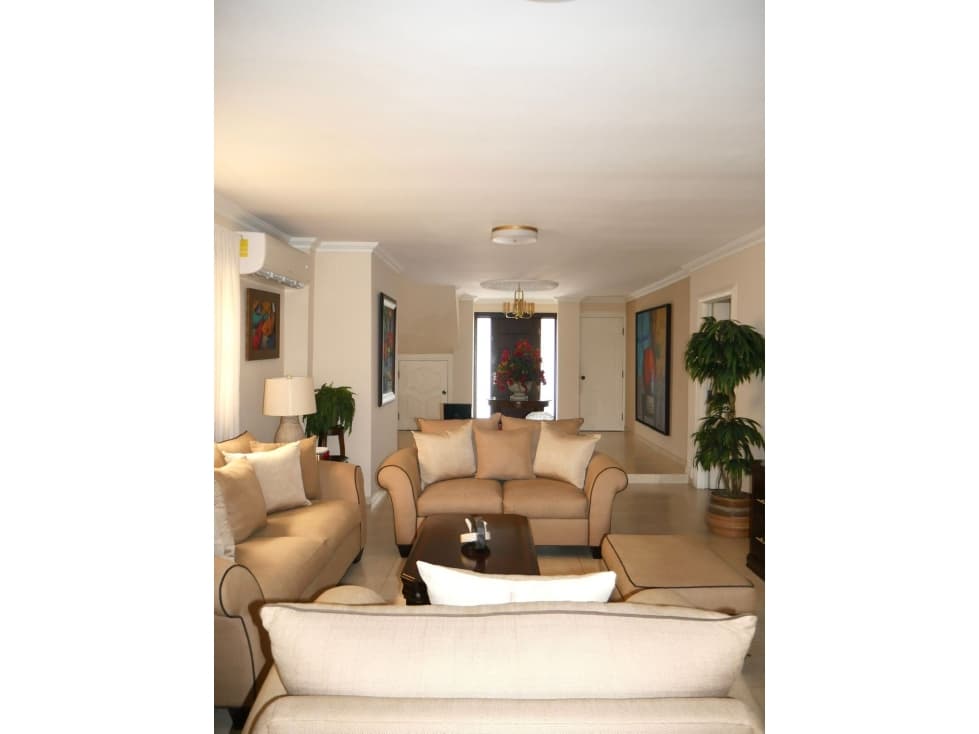 SE VENDE CASA RAINFOREST VILLAS CONDADO DEL REY — foto 3