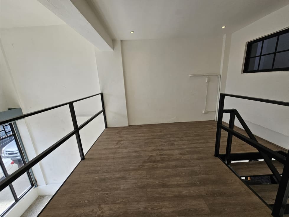 ALQUILER DE LOCAL COMERCIAL EN AVENIDA B — foto 2