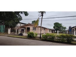 SE VENDE CASA EN ALTOS DE VACAMONTE